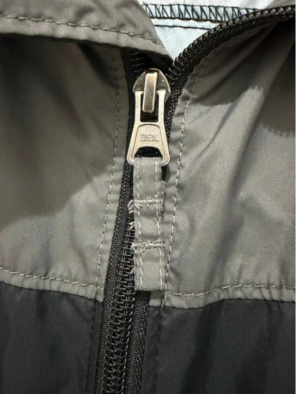 Columbia Glennaker jacket - windbreaker raincoat men’s size Large